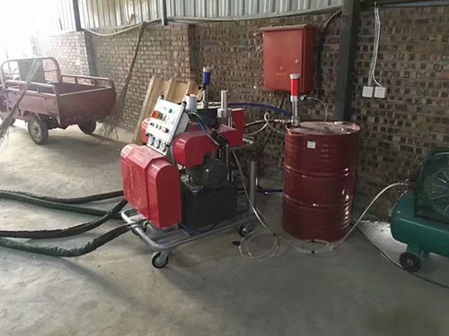 集裝箱儲(chǔ)罐(貯罐)防腐 噴涂的厚度一般是多少厘(圖1) 防腐聚脲噴涂設(shè)備施工案例