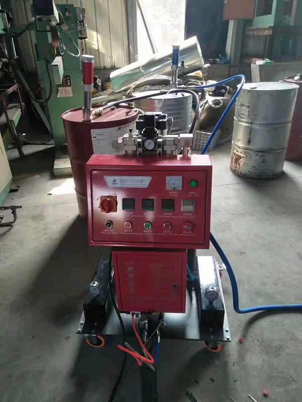 聚氨酯澆注設備JNJX-III(D)型(圖1) 聚氨酯保溫發(fā)泡澆筑設備JNJX-III(D)型